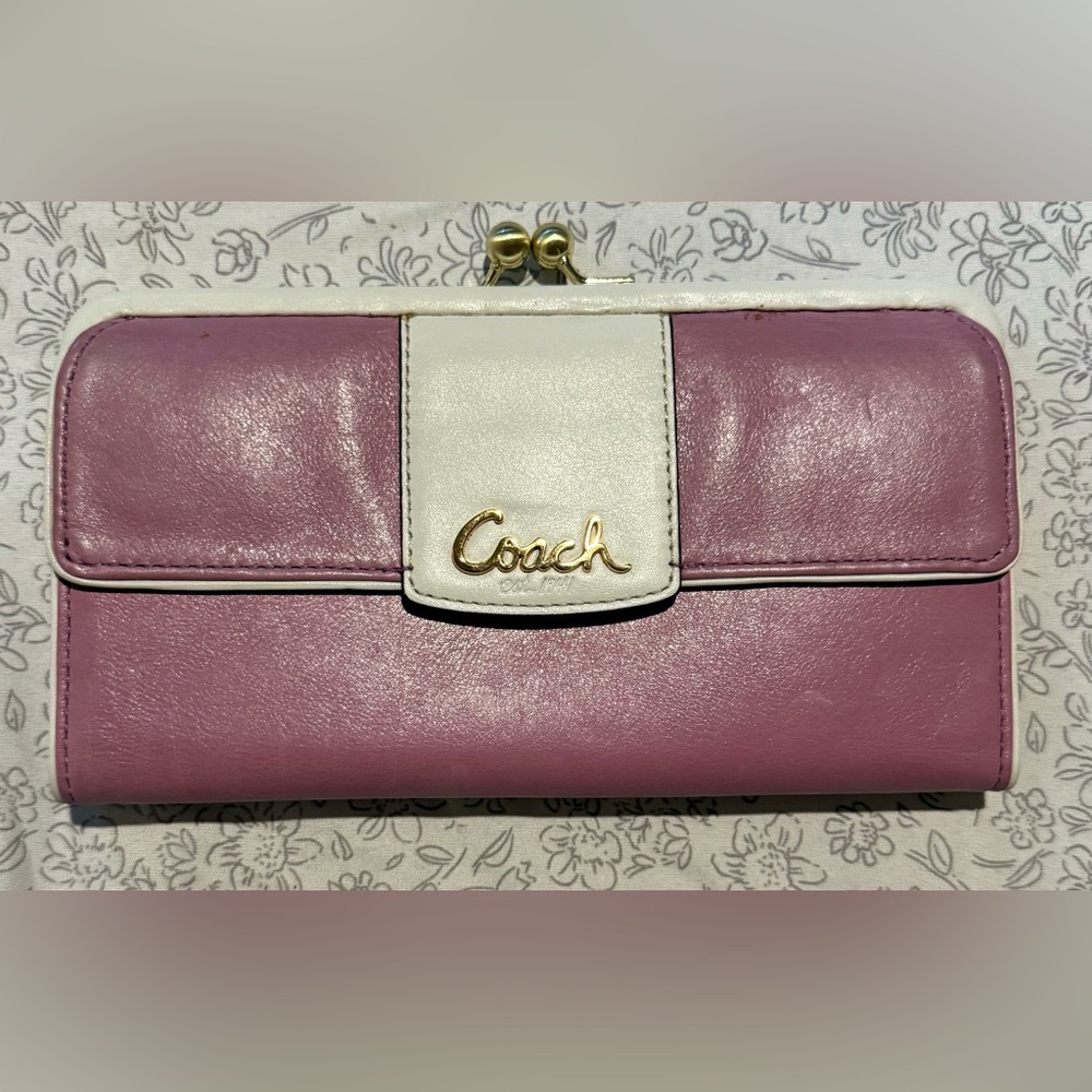 Coach Vintage Kiss-lock Purple and White Wallet